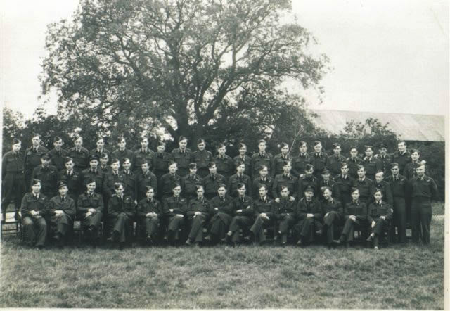 RCAF crew at HCU Wombledonn, Yorkshire